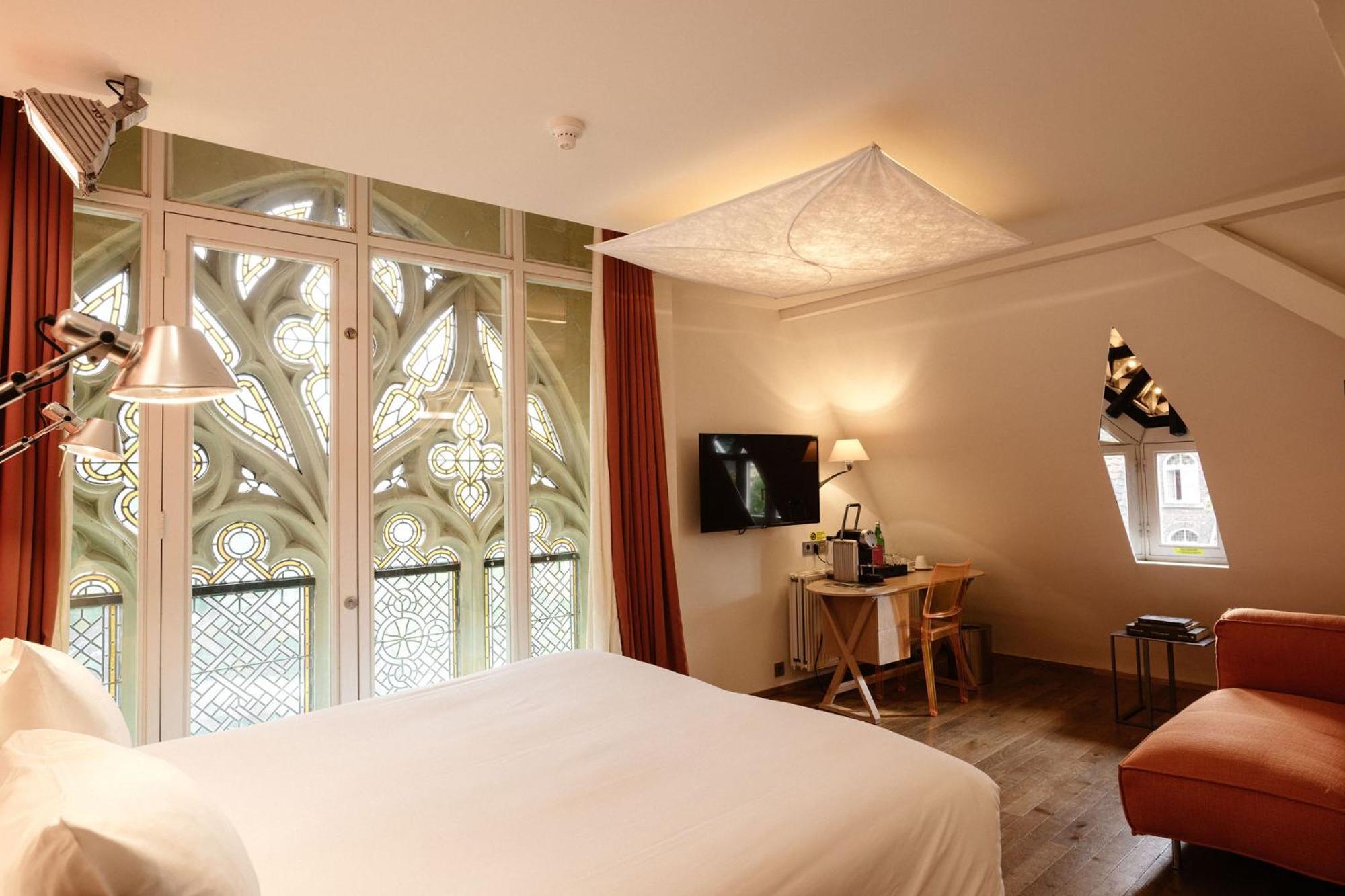 Kruisherenhotel Maastricht - Oostwegel Collection, Member Of Design Hotels Eksteriør billede A room at the hotel
