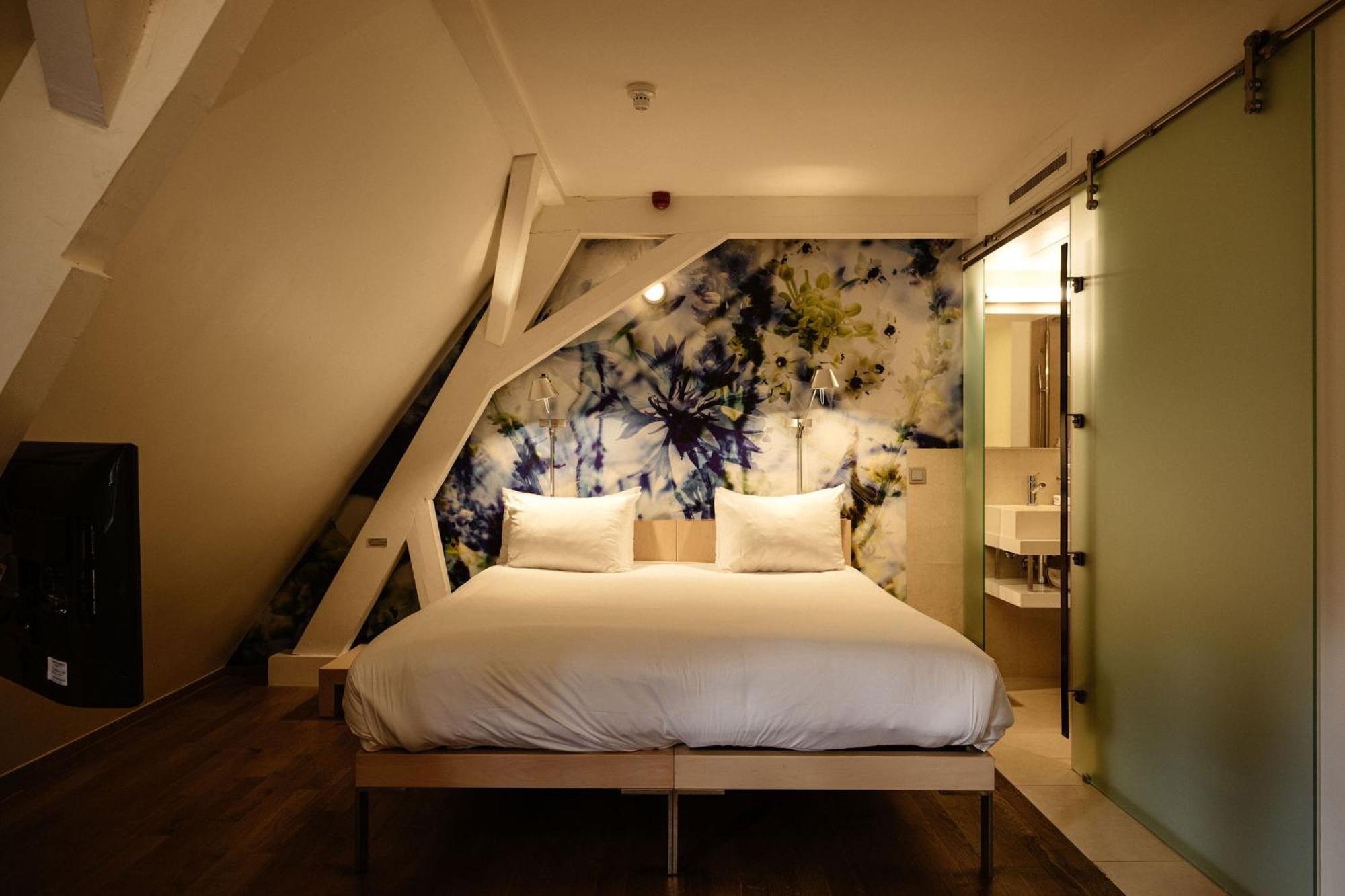 Kruisherenhotel Maastricht - Oostwegel Collection, Member Of Design Hotels Værelse billede A room at the hotel