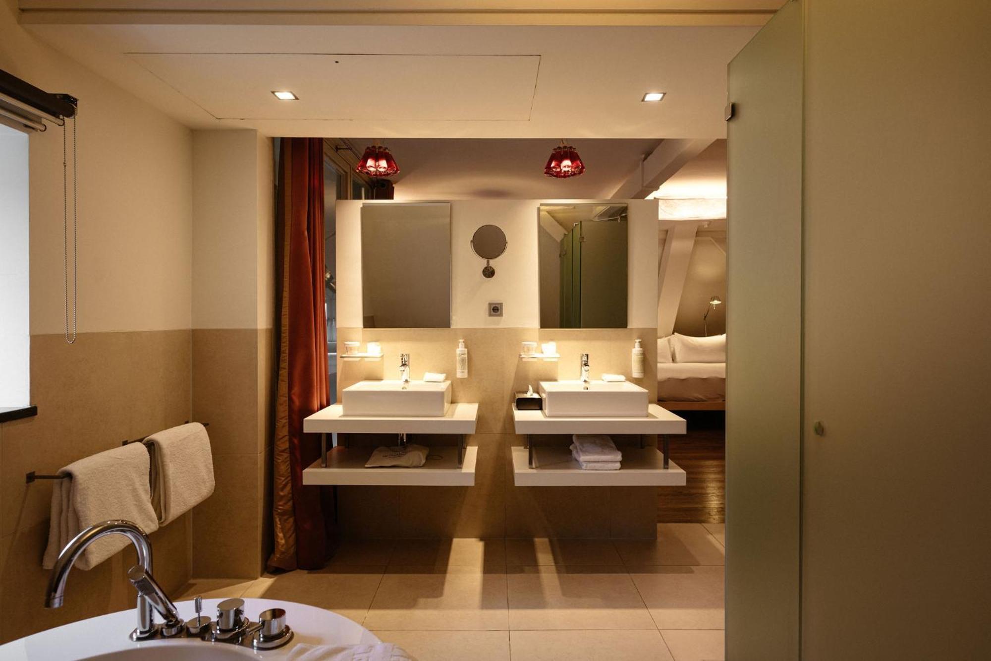 Kruisherenhotel Maastricht - Oostwegel Collection, Member Of Design Hotels Eksteriør billede Bathroom