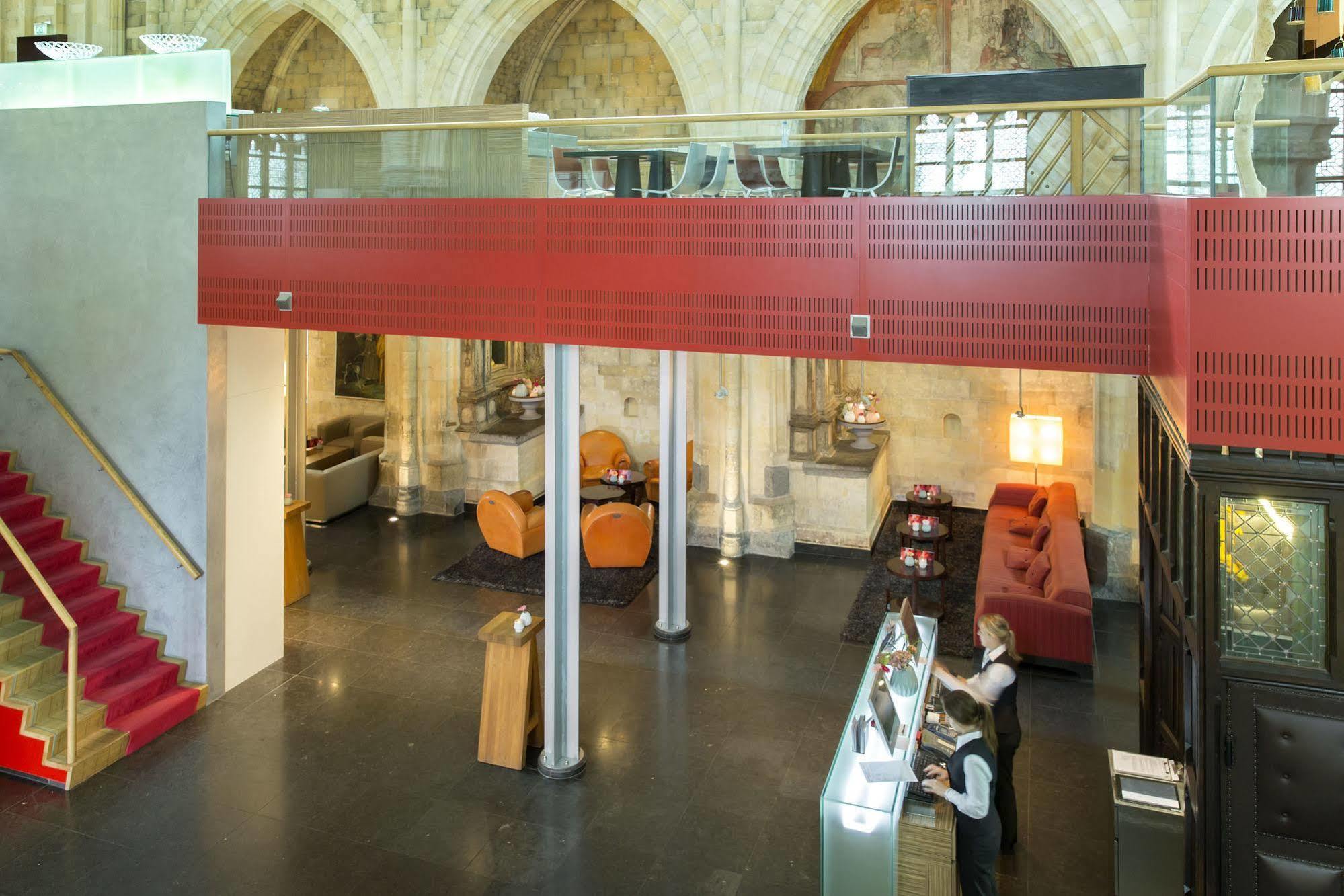 Kruisherenhotel Maastricht - Oostwegel Collection, Member Of Design Hotels Eksteriør billede The interior of the museum