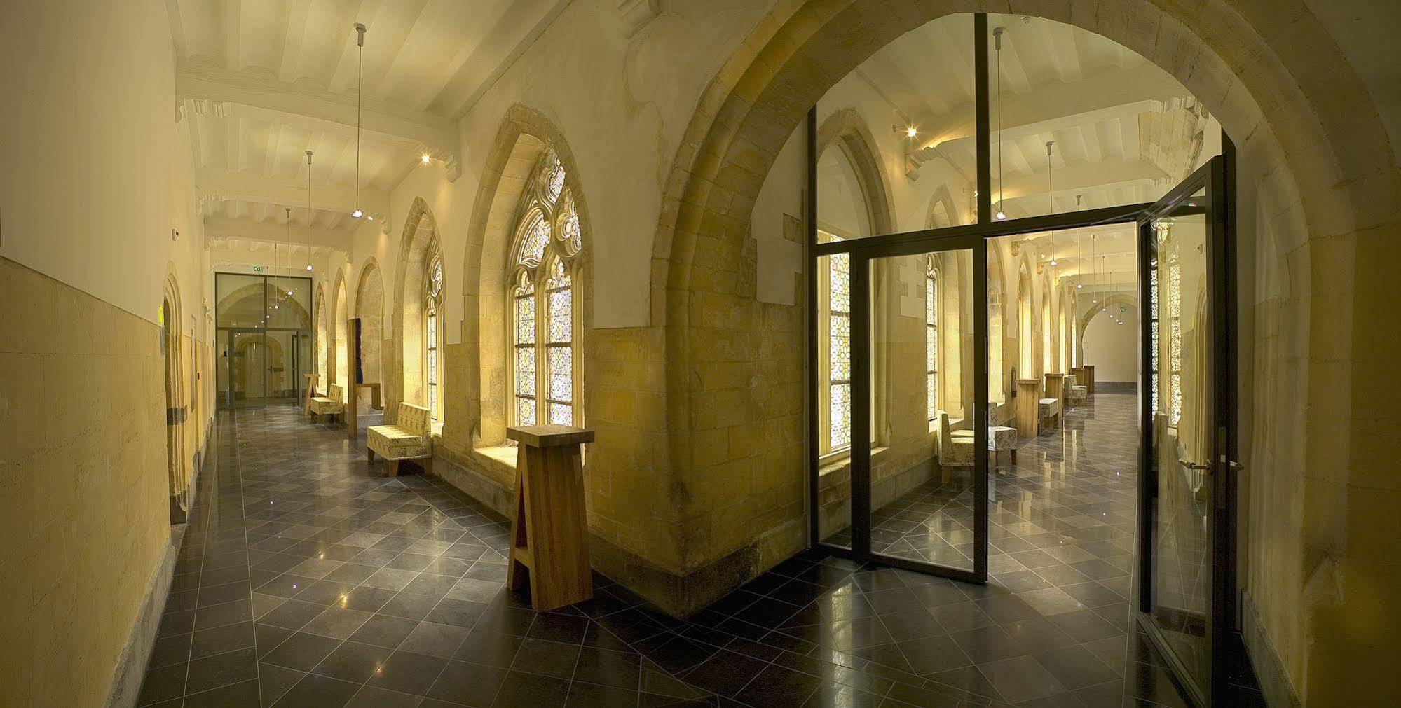Kruisherenhotel Maastricht - Oostwegel Collection, Member Of Design Hotels Eksteriør billede The interior of the museum