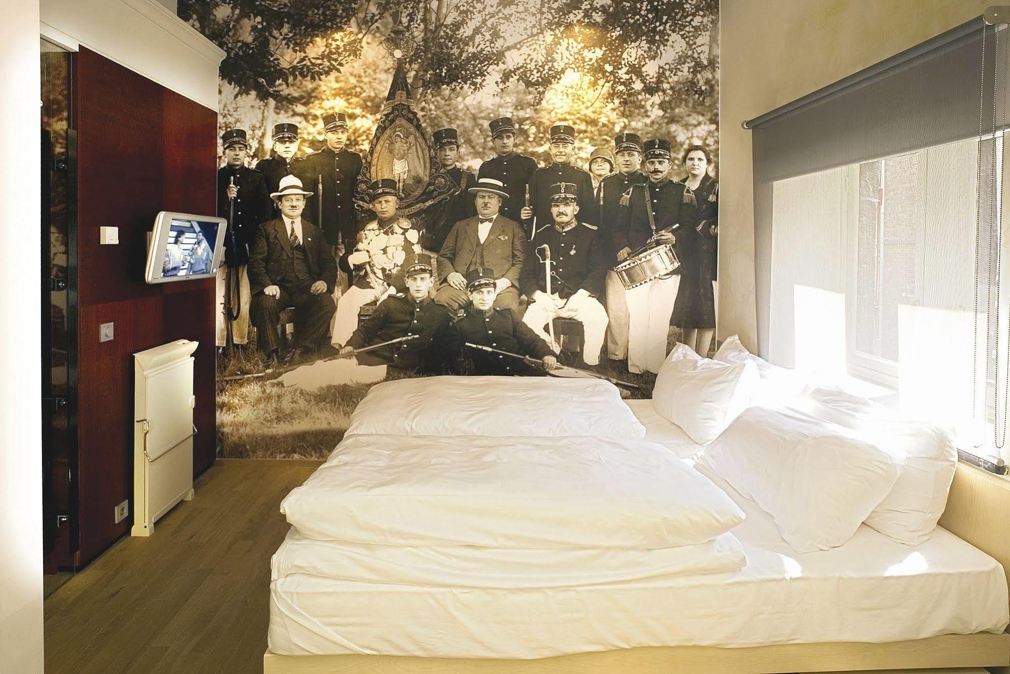 Kruisherenhotel Maastricht - Oostwegel Collection, Member Of Design Hotels Eksteriør billede A room at the hotel