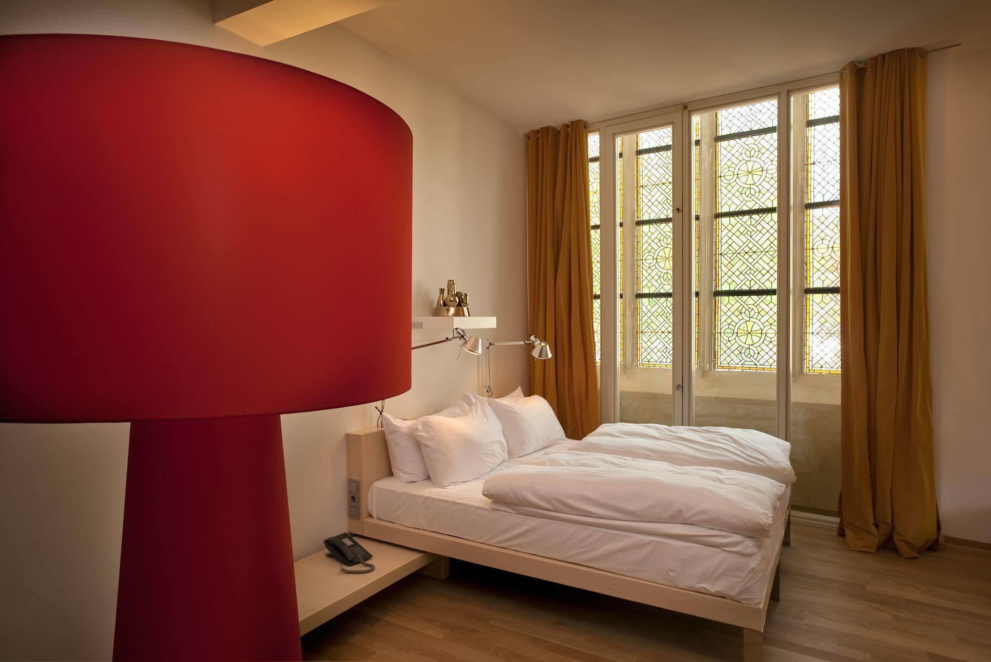 Kruisherenhotel Maastricht - Oostwegel Collection, Member Of Design Hotels Eksteriør billede A room at the Hotel de Ligne